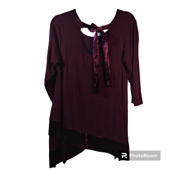 Pebble & Stone Wine Holiday Mixed Media Top Asymmetrical Velvet Trim Size Small - Picture 2 of 9